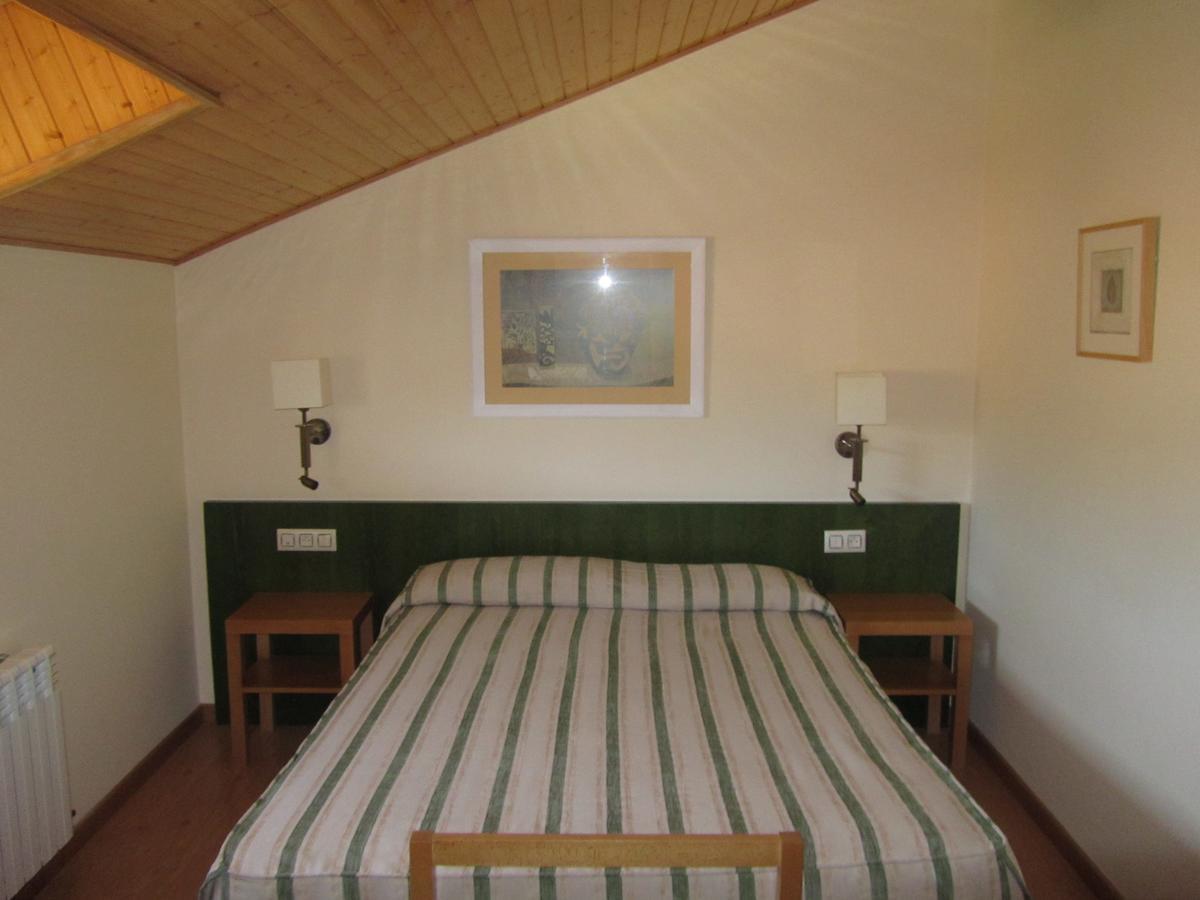 Hotel Galayos Hoyos del Espino Bagian luar foto