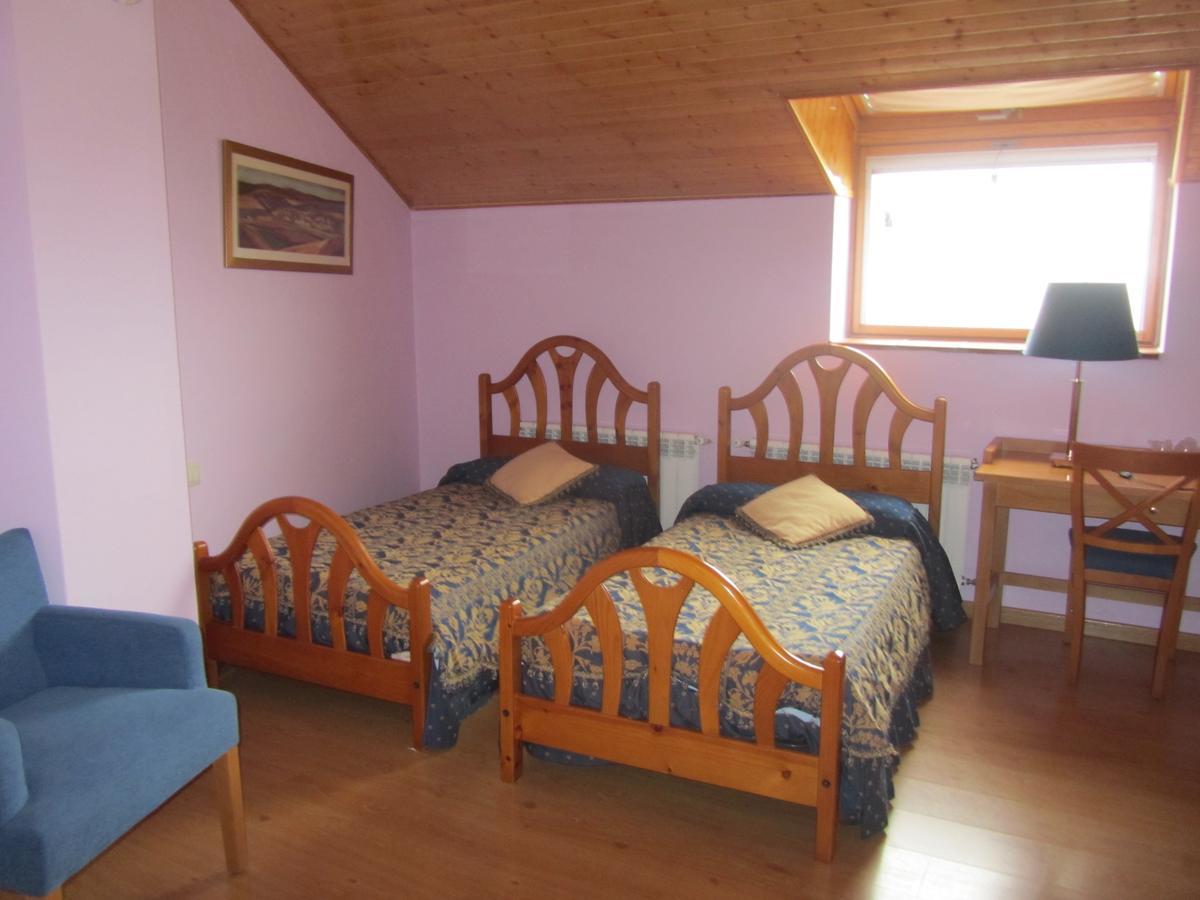 Hotel Galayos Hoyos del Espino Bagian luar foto