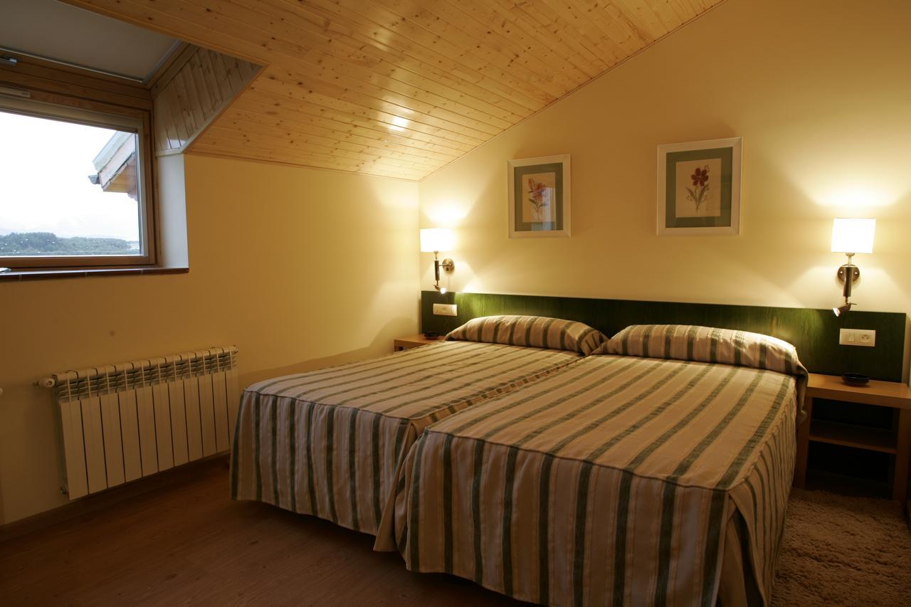 Hotel Galayos Hoyos del Espino Bagian luar foto