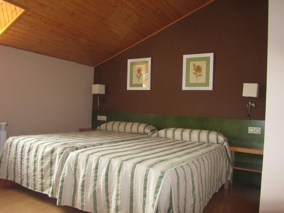 Hotel Galayos Hoyos del Espino Bagian luar foto