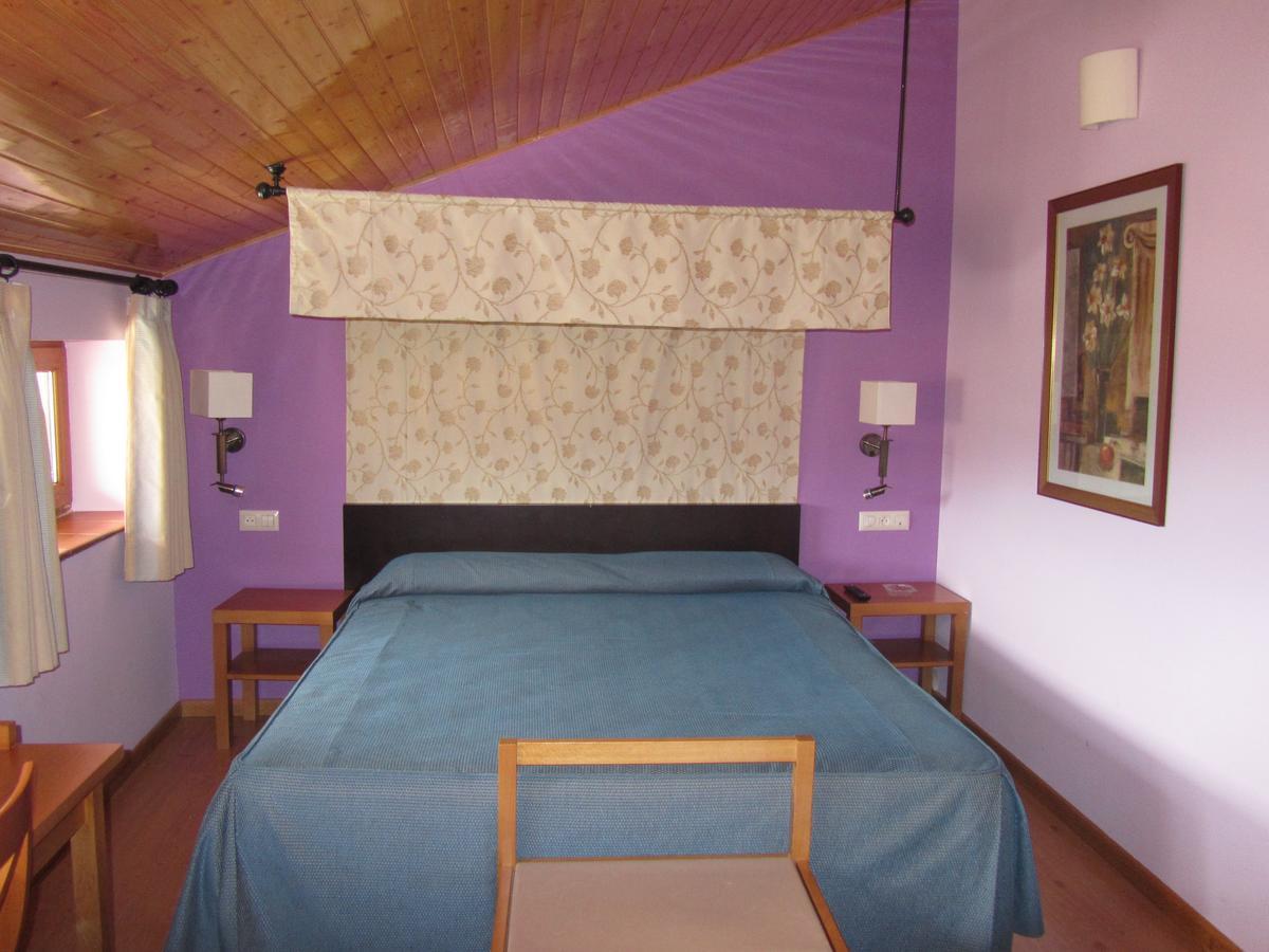 Hotel Galayos Hoyos del Espino Bagian luar foto