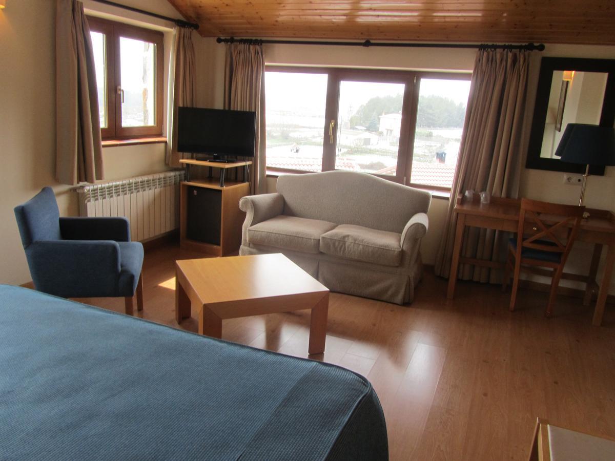 Hotel Galayos Hoyos del Espino Bagian luar foto
