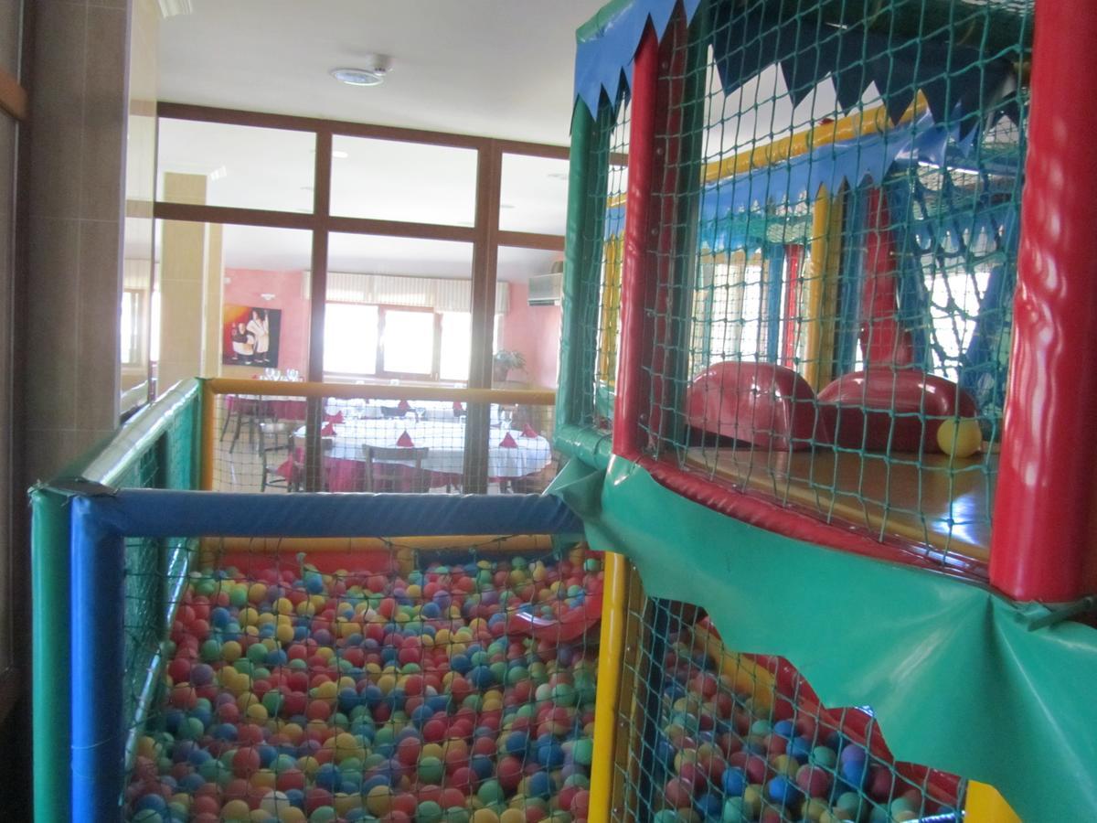 Hotel Galayos Hoyos del Espino Bagian luar foto