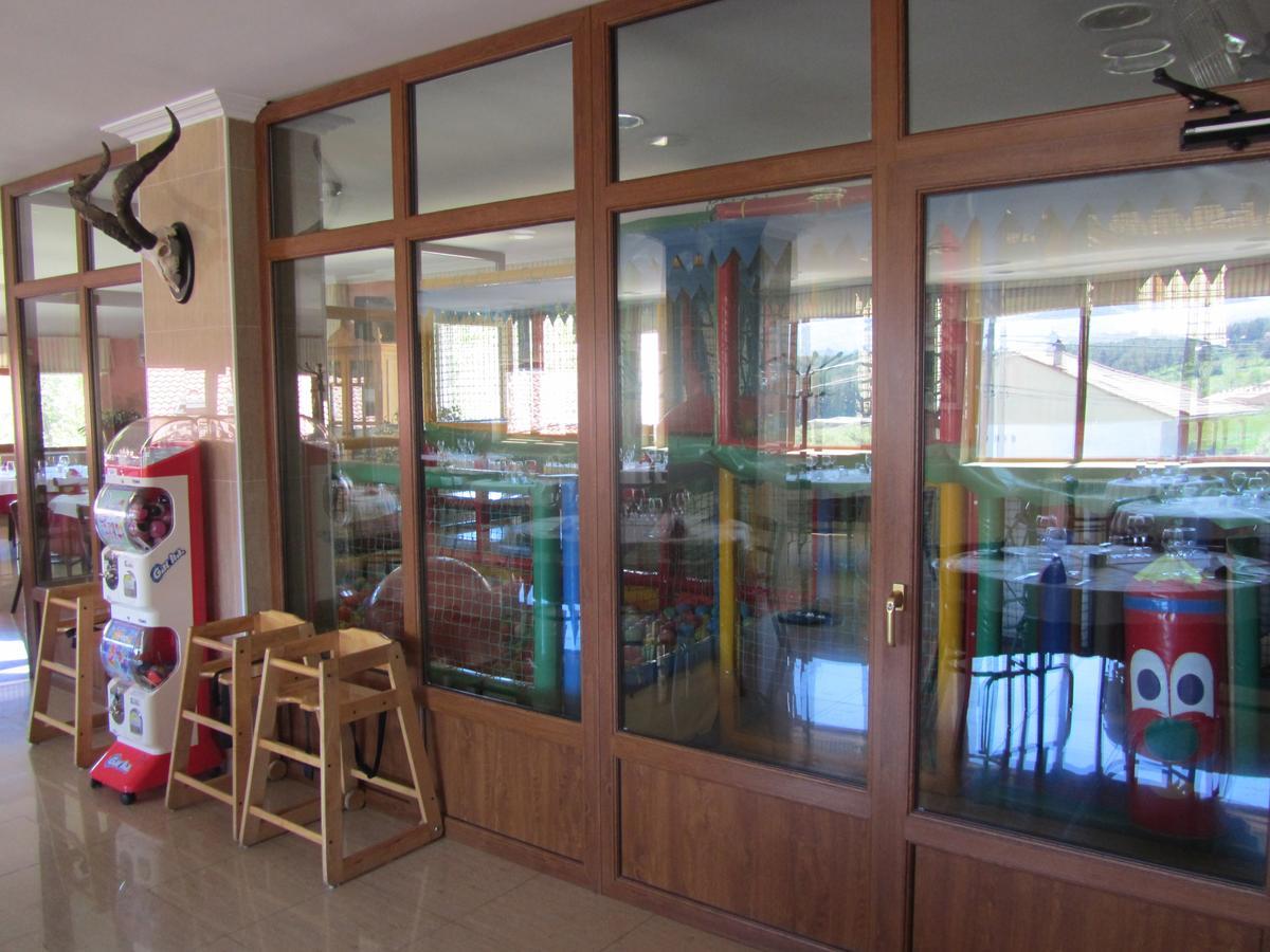 Hotel Galayos Hoyos del Espino Bagian luar foto