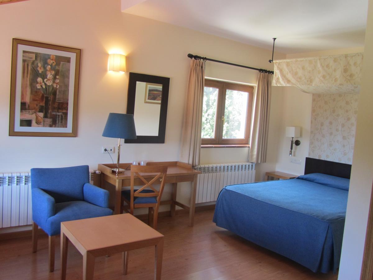 Hotel Galayos Hoyos del Espino Bagian luar foto