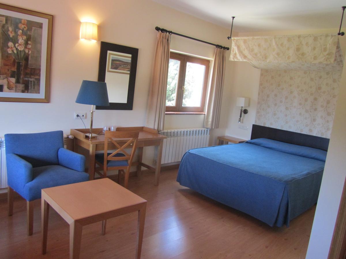 Hotel Galayos Hoyos del Espino Bagian luar foto