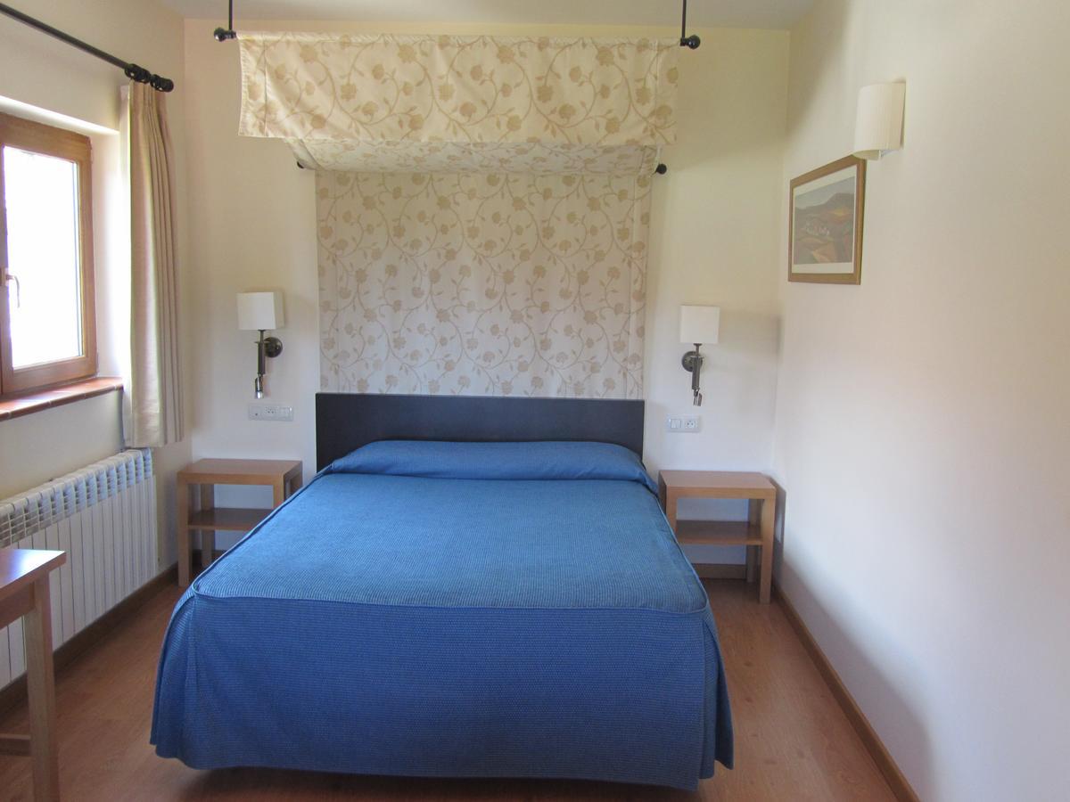 Hotel Galayos Hoyos del Espino Bagian luar foto