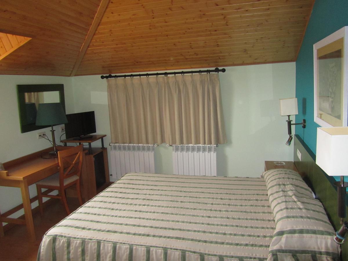 Hotel Galayos Hoyos del Espino Bagian luar foto