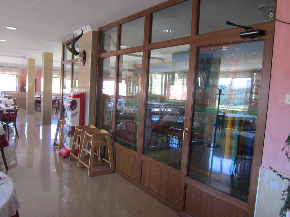 Hotel Galayos Hoyos del Espino Bagian luar foto