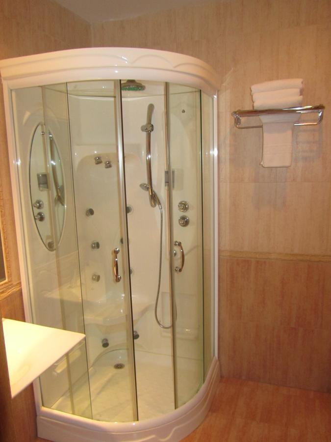 Hotel Galayos Hoyos del Espino Bagian luar foto